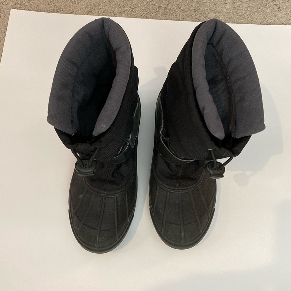 Kids Columbia snow boots